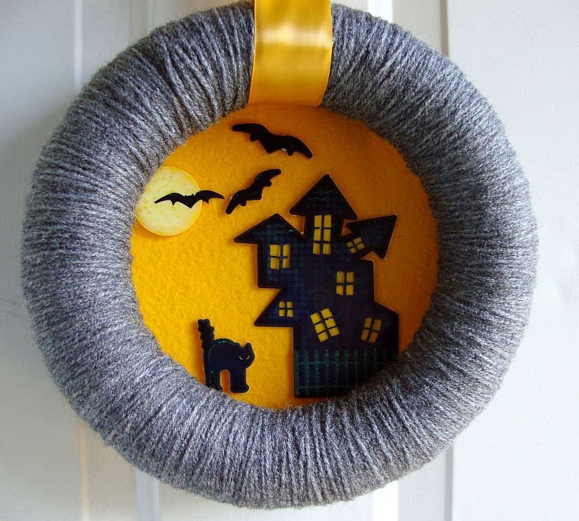 Halloween Yarn Wreath Spooky Night