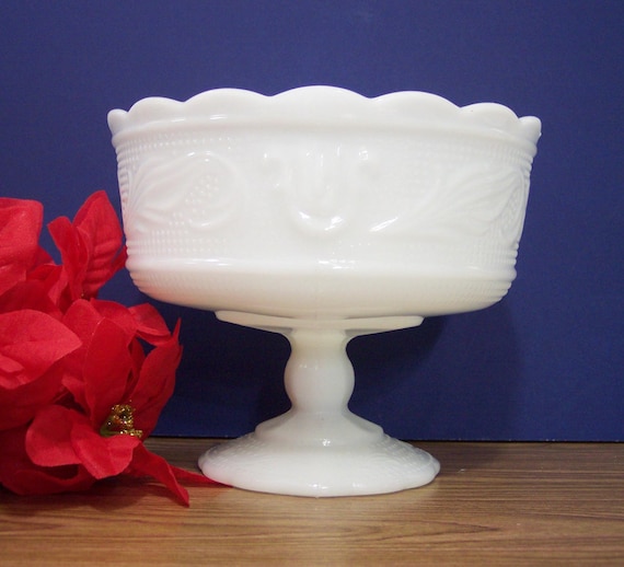 E.O. BRODY Milk Glass Bowl / Compote / Centerpiece.  Pedestal. Vintage 568