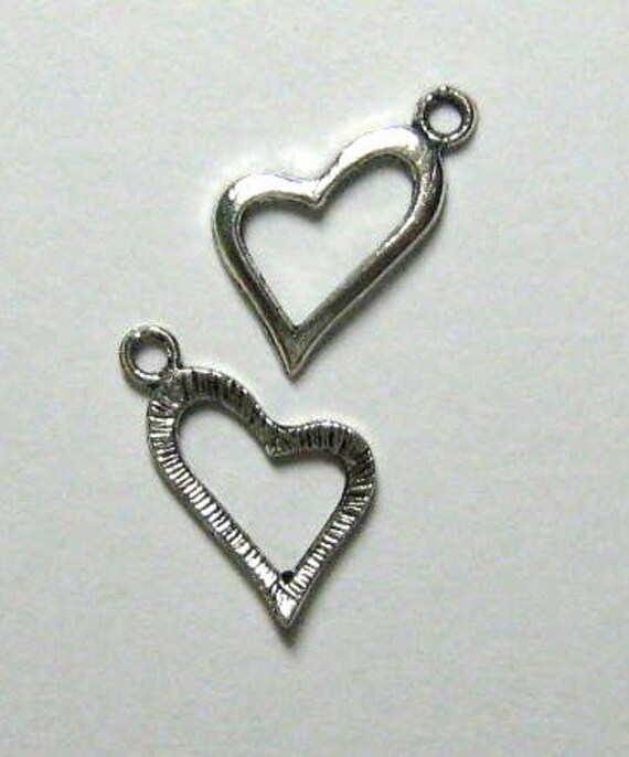 5 Pcs Antique Silver Hollow Love Heart Charm Pendants