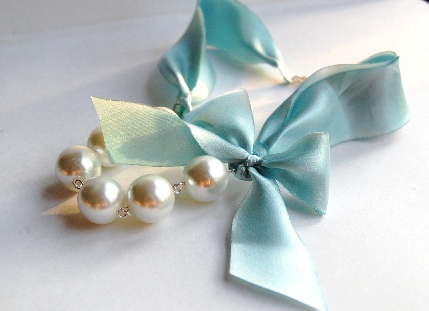 The Carrie Necklace in Robins Egg Blue