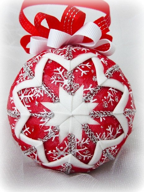 Discovered Treasures: Quilted Christmas Balls