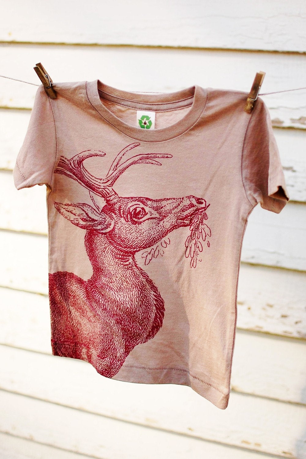 Organic sandstone t-shirt with burgundy deer Size 12-18 Months