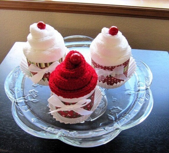Dish Towel cupcake - Christmas colors perfect hostess gift, Christmas gift or favor, choose one
