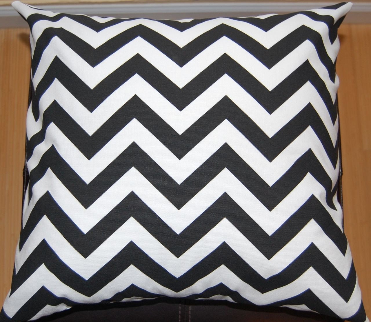 SPECIAL BUY - Pair of Decorative Toss Pillow Covers - SHIPS TODAY - 20 Inches - Black and White Zig Zag