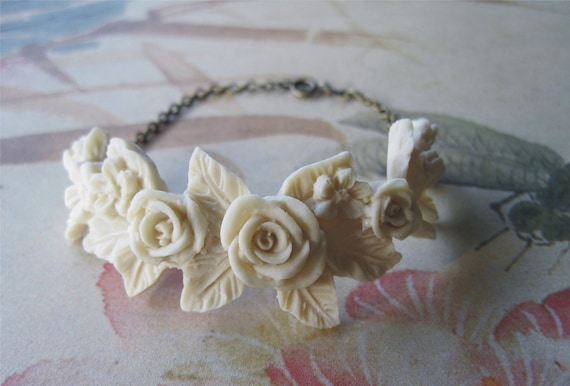 Ivory Flowers - Bracelet