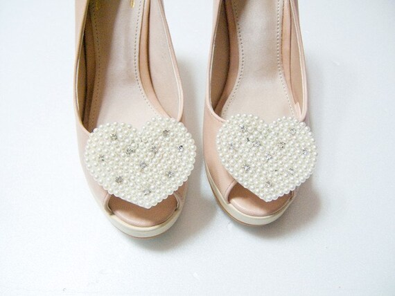 Heart pearls shoe clips in Ivory,white