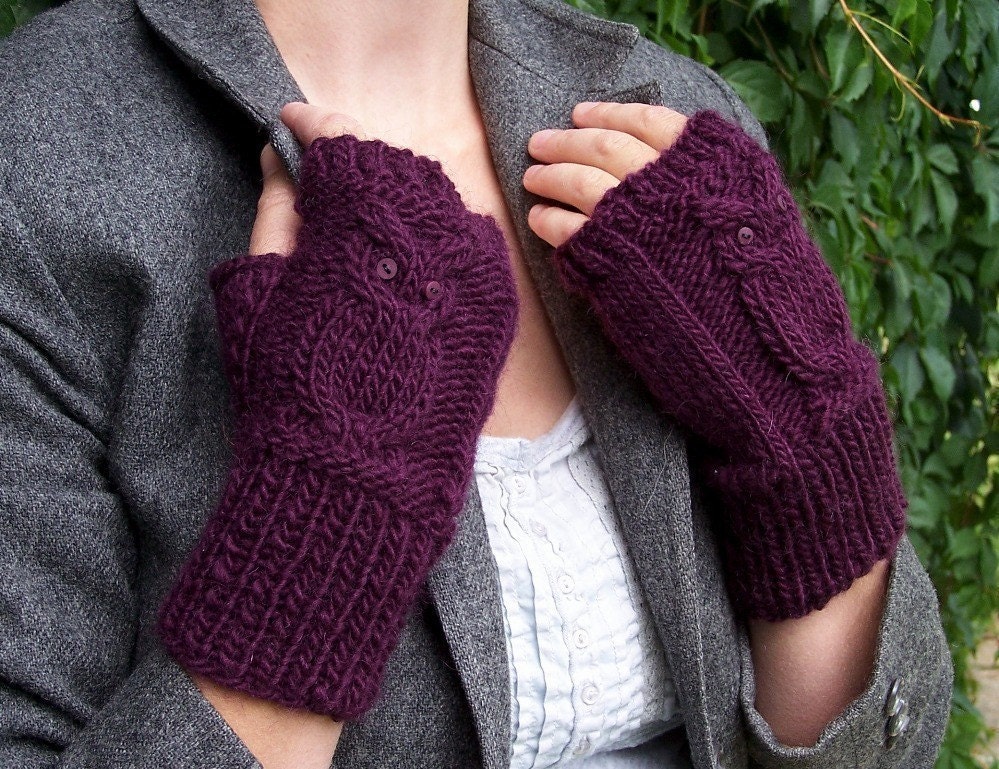 Owl Fingerless Gloves in Purple Wool