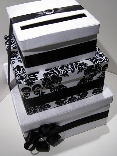 Head over to the Etsy Wedding Team to enter this cute wedding card box 