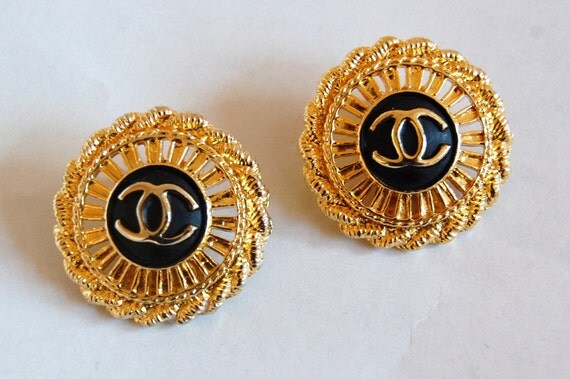 Authentic Chanel Vintage Clip On Earings SALE