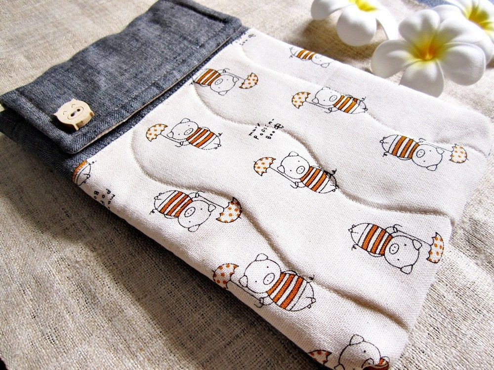 Piggy Mary Poppins - Padded Kindle 3 / Nook  Linen Pouch