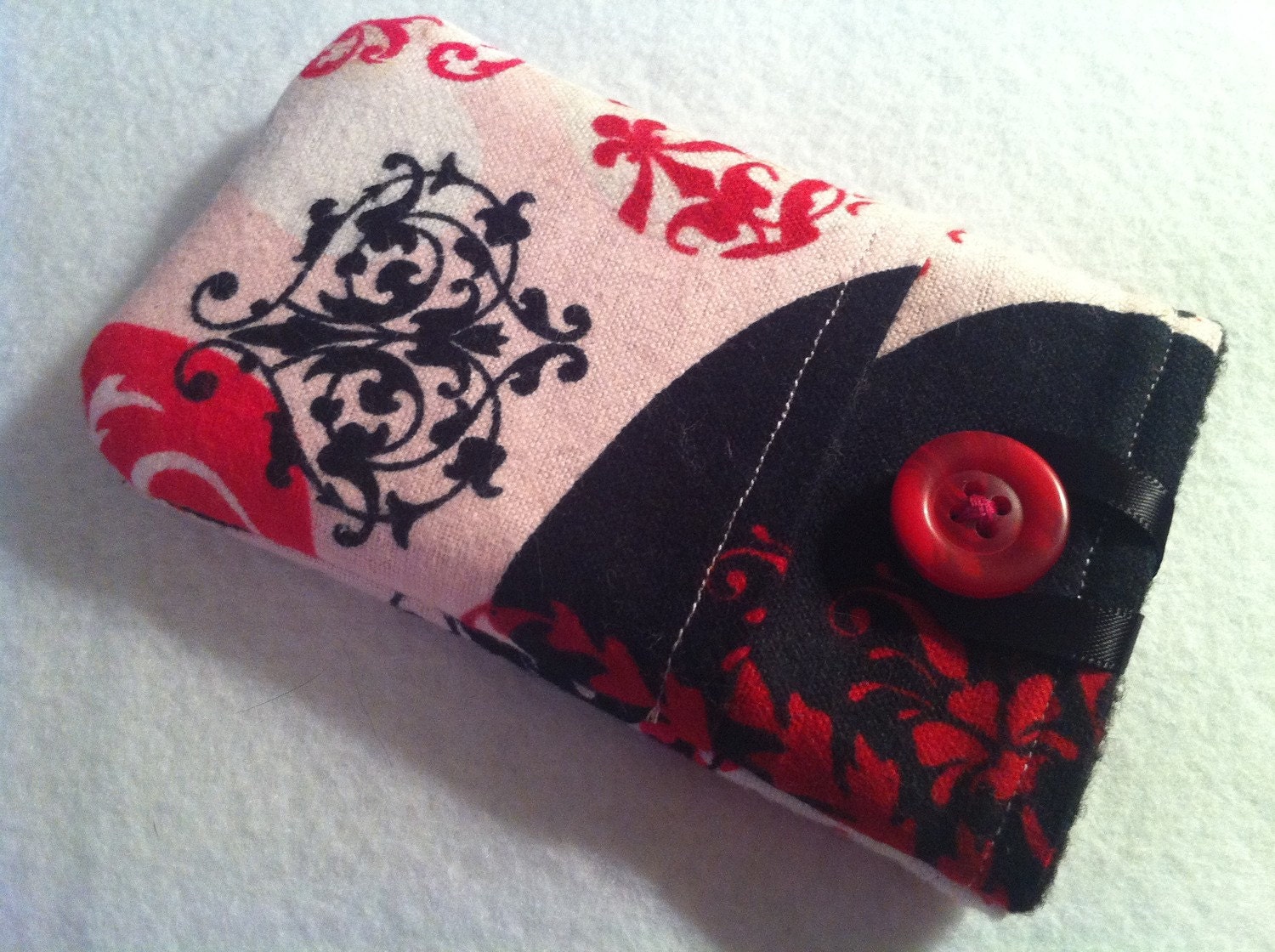 iPhone/iPod Sleeve Be My Valentine in Black READY TO SHIP