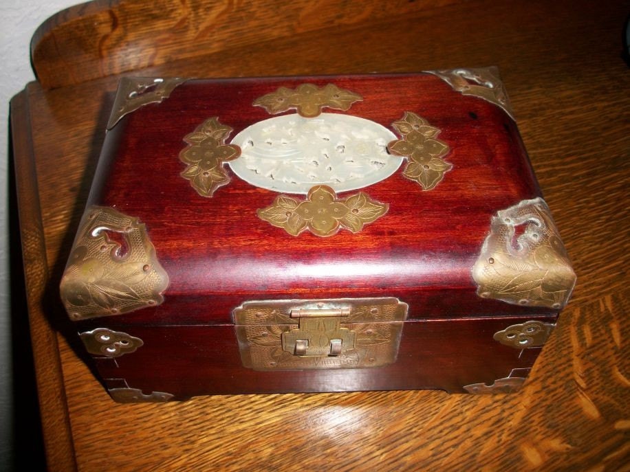 Vintage Rosewood & Celadon/Jade Jewelry Box from Shanghai w/lock and key (Lovely)