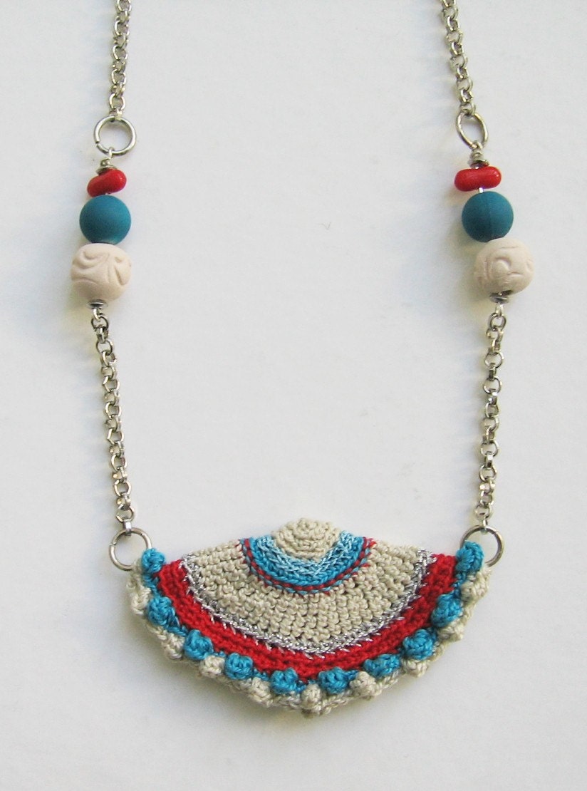 Seniorita necklace- ivory-teal blue-red