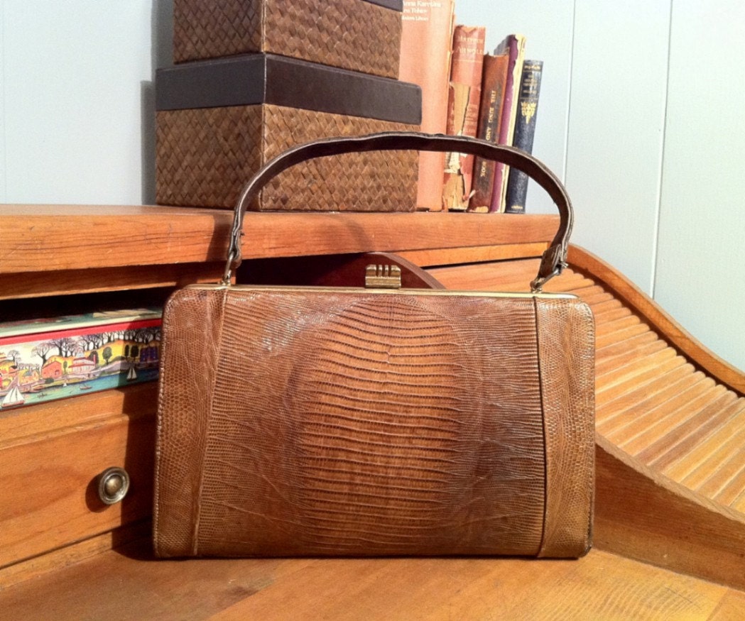 Vintage 1950s Alligator Purse - Kelly Style - Brown - Gold Hardware - Handbag