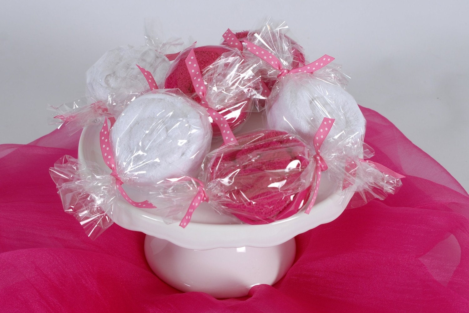 Adult Washcloth Candy Favor Cupcake Onesie Gift Set The Riley   baby shower   ایده برای تزیین سیسمونی  نوزاد و فرشته كوچولو جشن سیسمونی یا