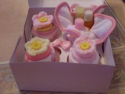 NEW Very Sweet  Baby Washcloth Cupcake and Bath Items Gift
Set Baby Girl/Boy/Gender Neutral