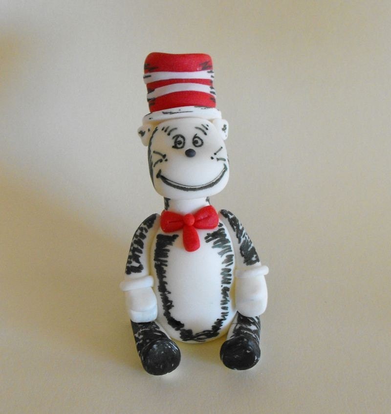 Dr Seuss - Cat In The Hat Cake Topper. From thelildetails 2011