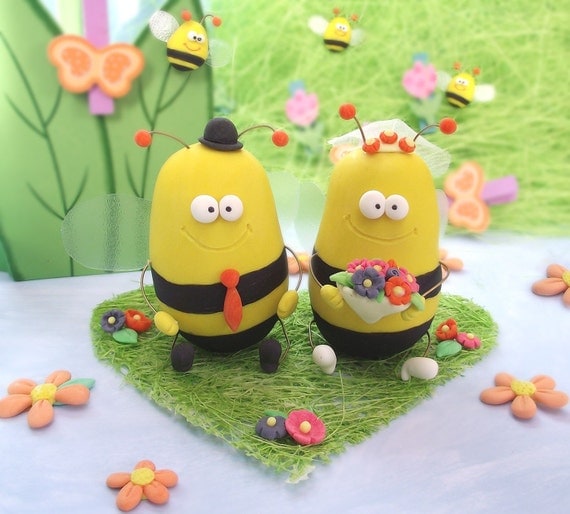Bee wedding cake topper by PassionArte To celebrate the royal wedding