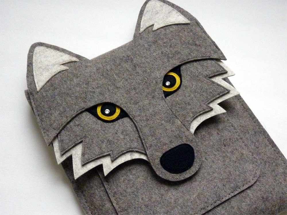 iPad 1 sleeve - Wolf in natural grey designer felt