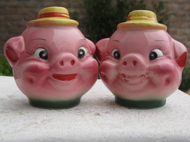Vintage Pigs Salt and Pepper Shakers - Japan Ceramic Hand Painted
