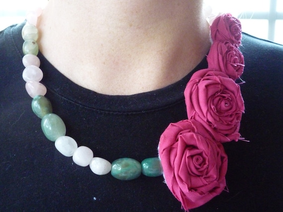 Beautiful Pink Roses Necklace
