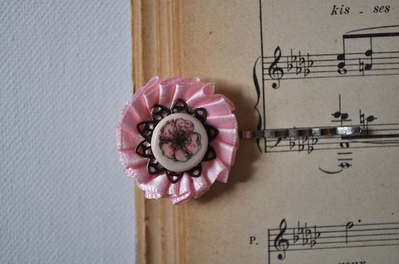 vintage inspired baby pink flower hairpin