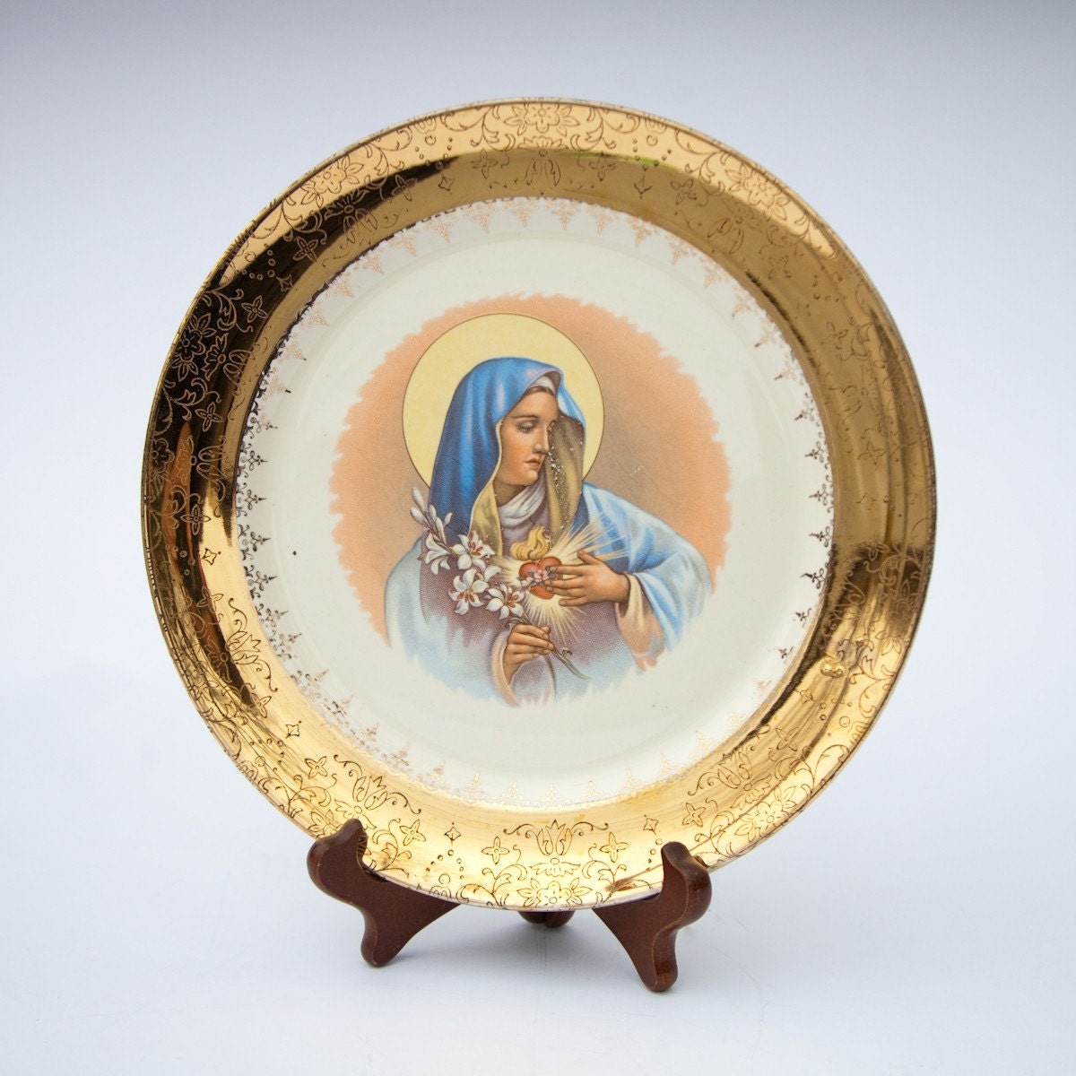 gold - rimmed Virgin Mary plate: Sacred Heart