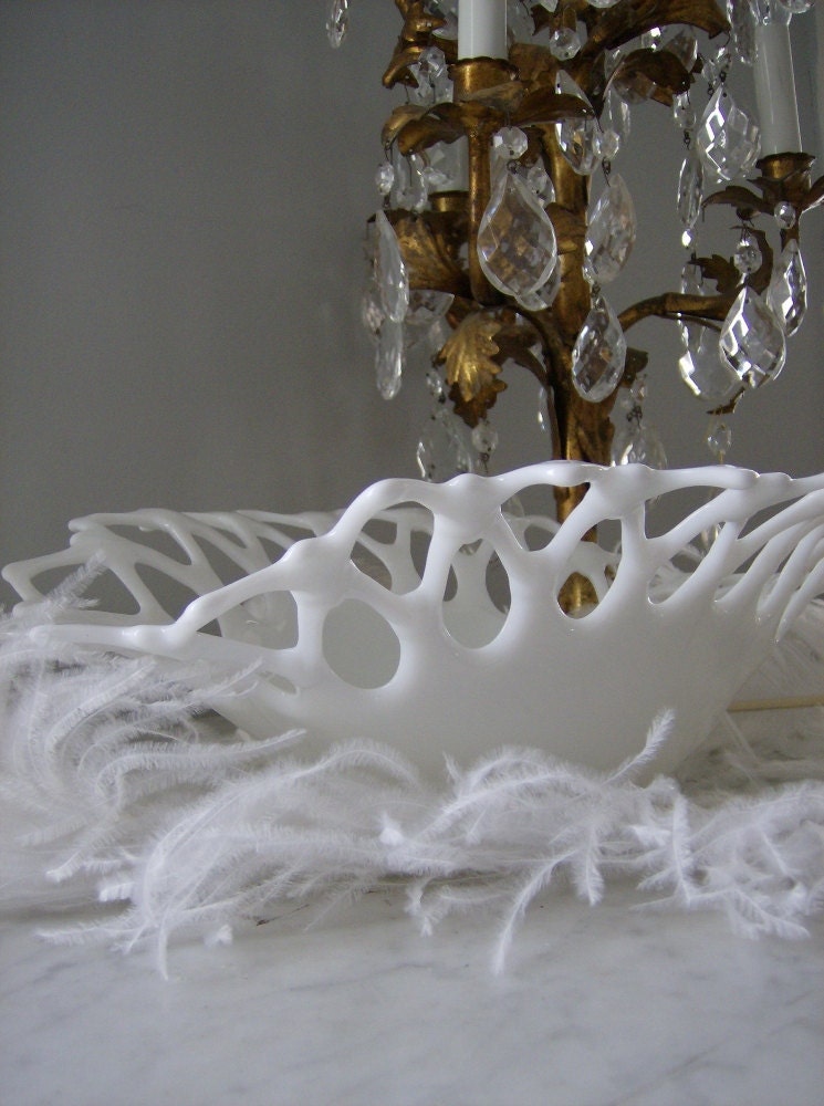Vintage Pointy Lace Westmoreland milkglass bowl