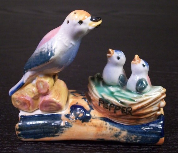 Vintage Bluebird Salt Pepper Shakers Baby Birds Mother Bird Nest Branch Ceramic Japan 1950's