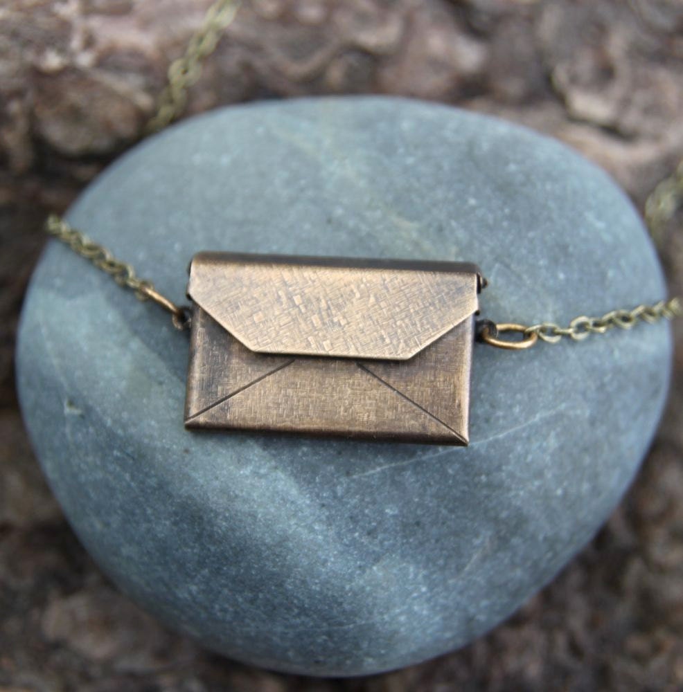 a poem note necklace