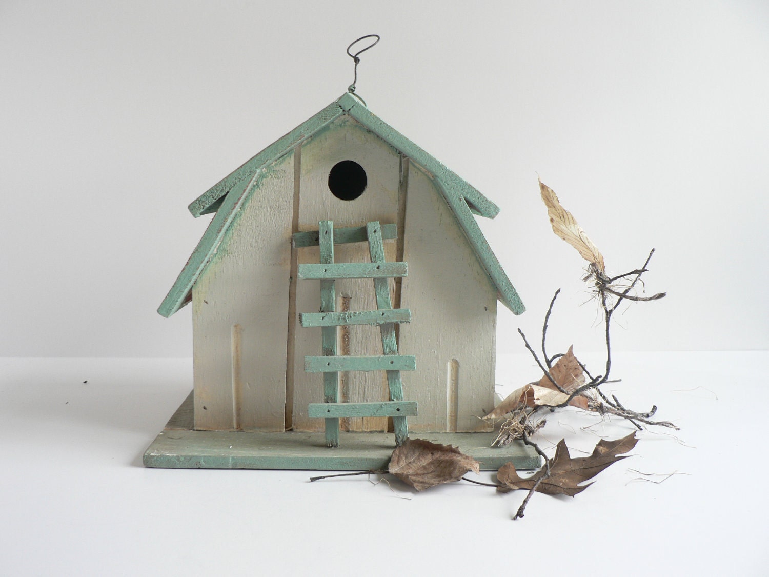 V I N T A G E   Shabby Turquoise Wood Bird House
