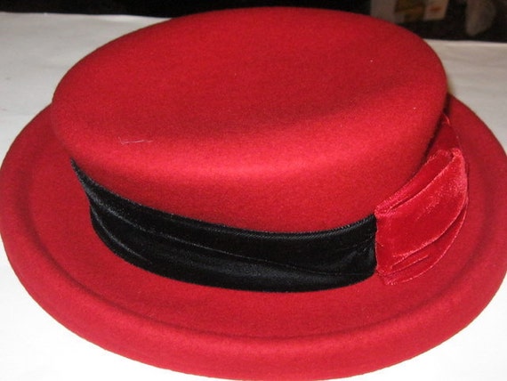 Gorgeous Vintage Red and Black Designer Hat - Barbara Schlomeger