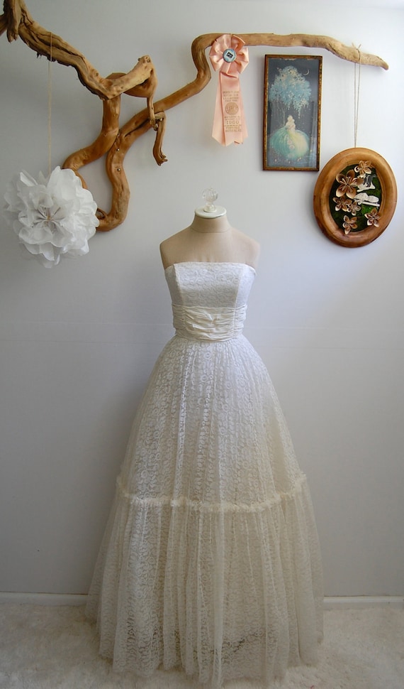 The Mae- Vintage Late 1950s Strapless Lace Wedding Gown