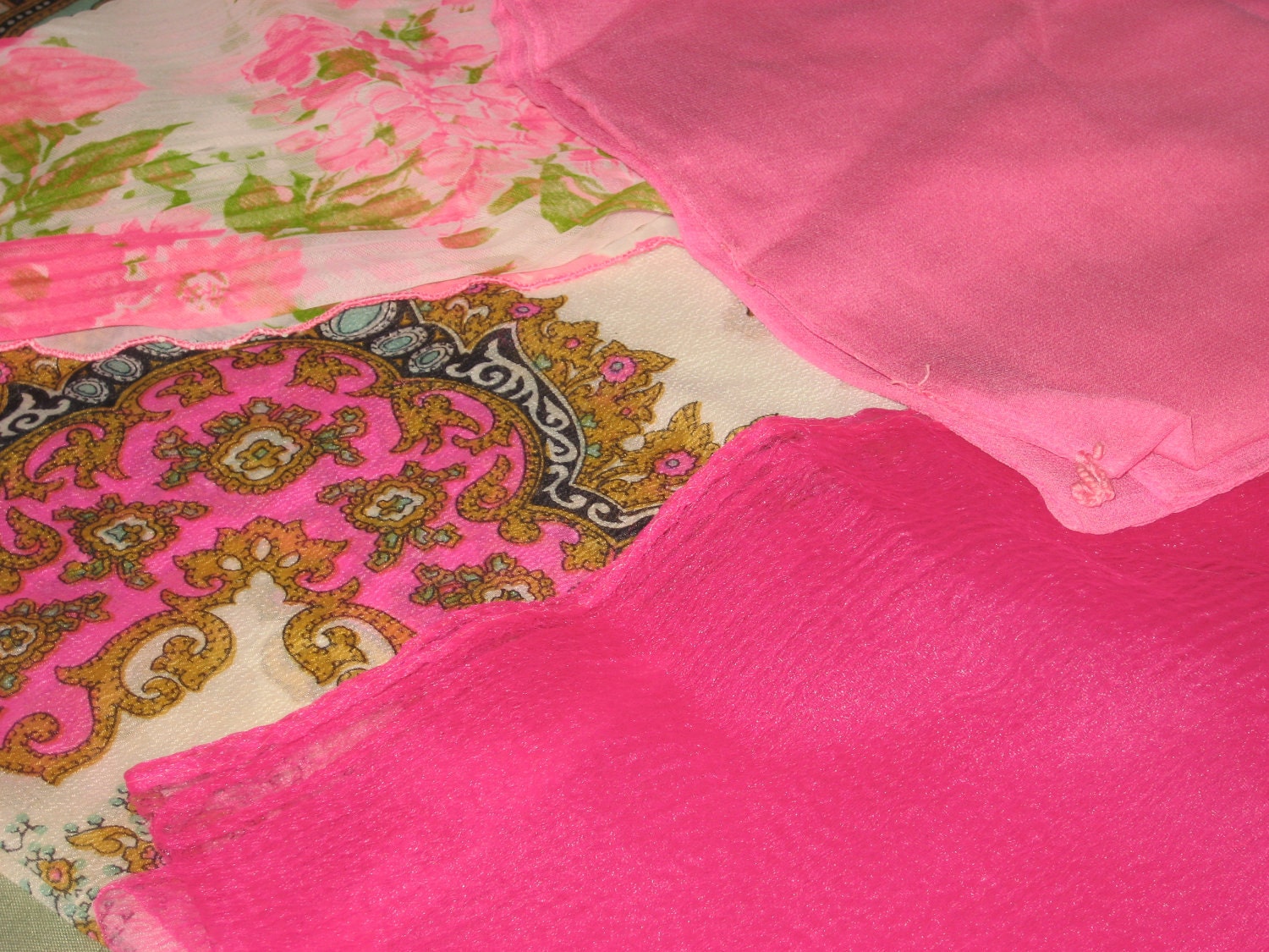 Free Shipping Vintage Lot 4 Pink Hue Midcentury Sheer/Georgette Nylon Crepe/Patterned Head Scarves