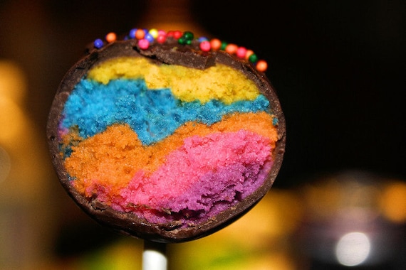 rainbow cake pops. Swirly Rainbow Cake Pops. From diamondsnine
