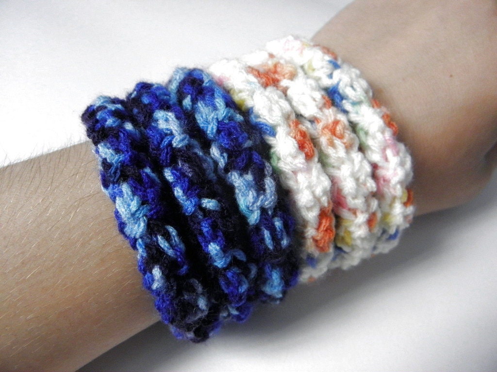 Crocheted wire bracelet multicolour gradient