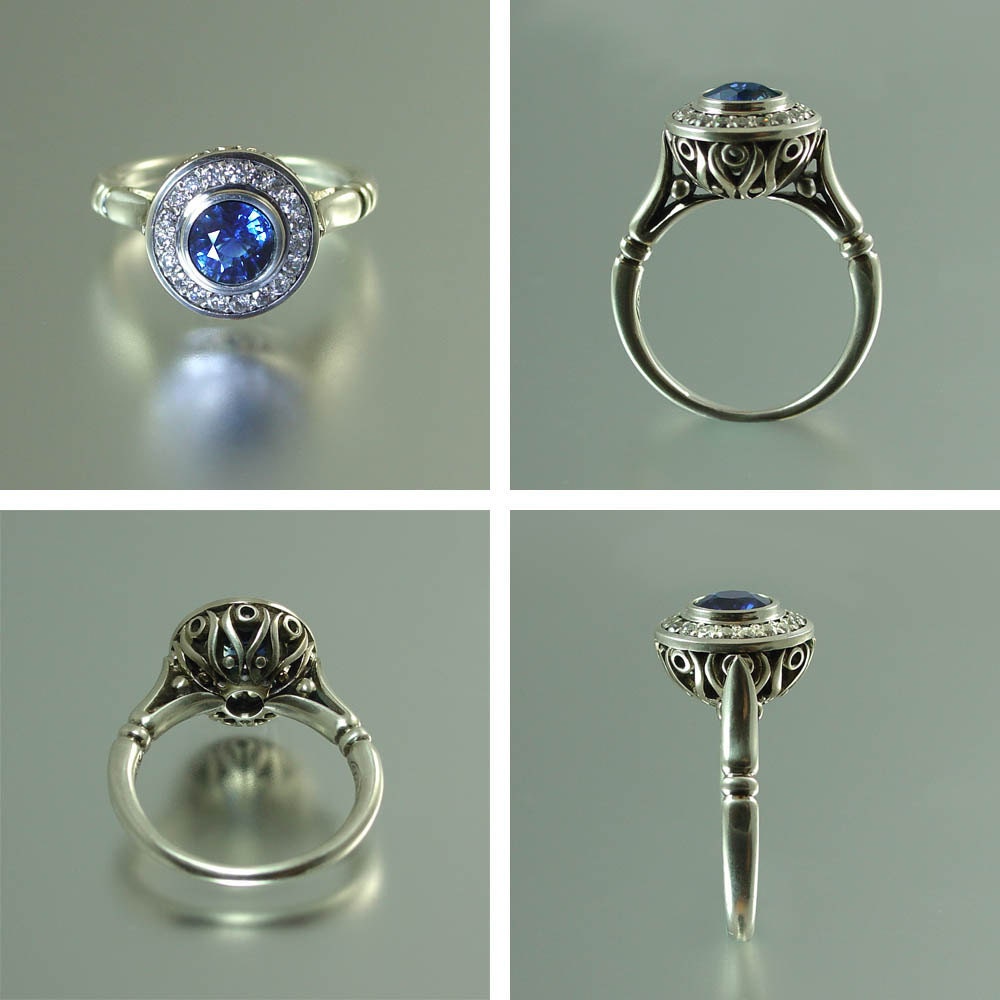 THE SECRET DELIGHT 14k gold Blue Sapphire engagement ring