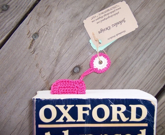 OOAK Hand crocheted bookmark with circle decoration in ROSE