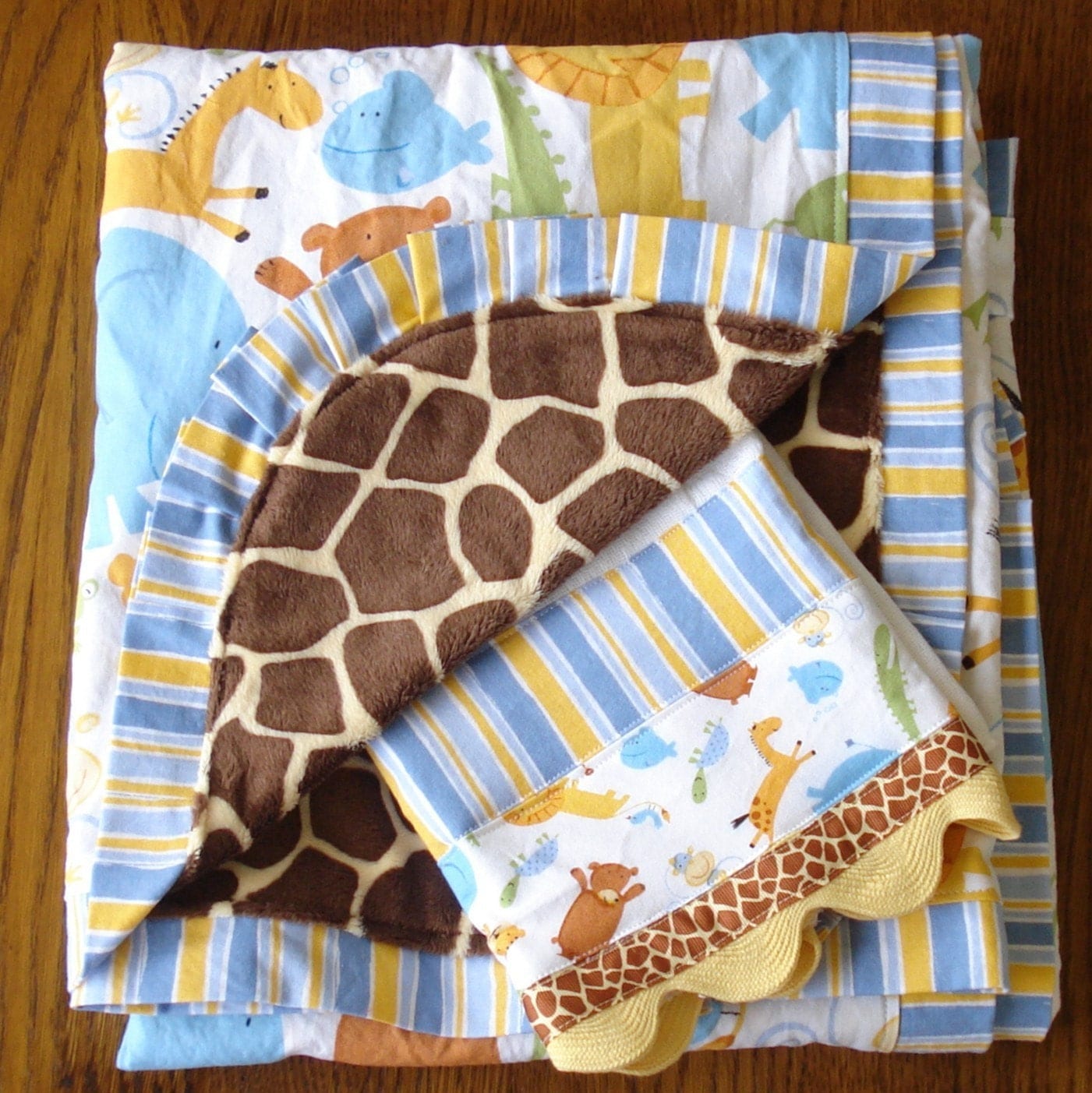 Cute Animal with Giraffe Minkie Blanket Set