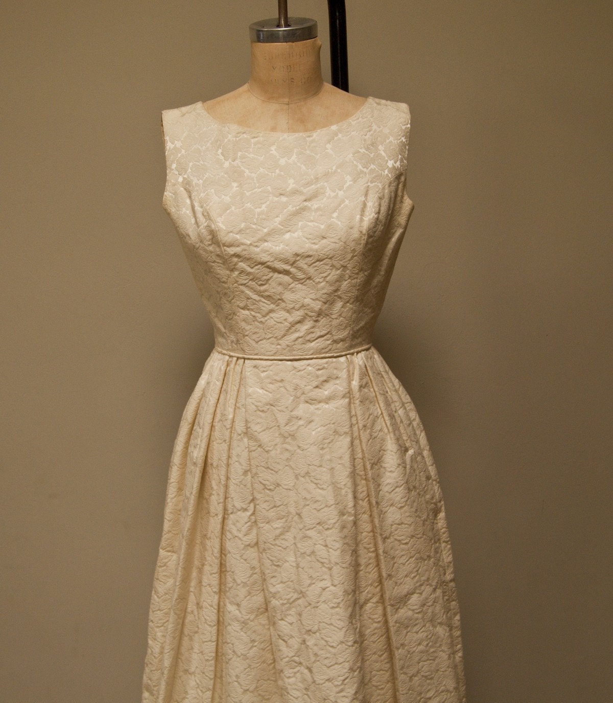 60's classic long sleeved wedding dresses