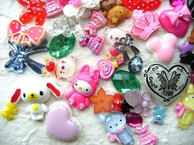 WHOLESALE Cute Japanese 85 GIRL MIX Cabochons And Charms BIG Pack 4