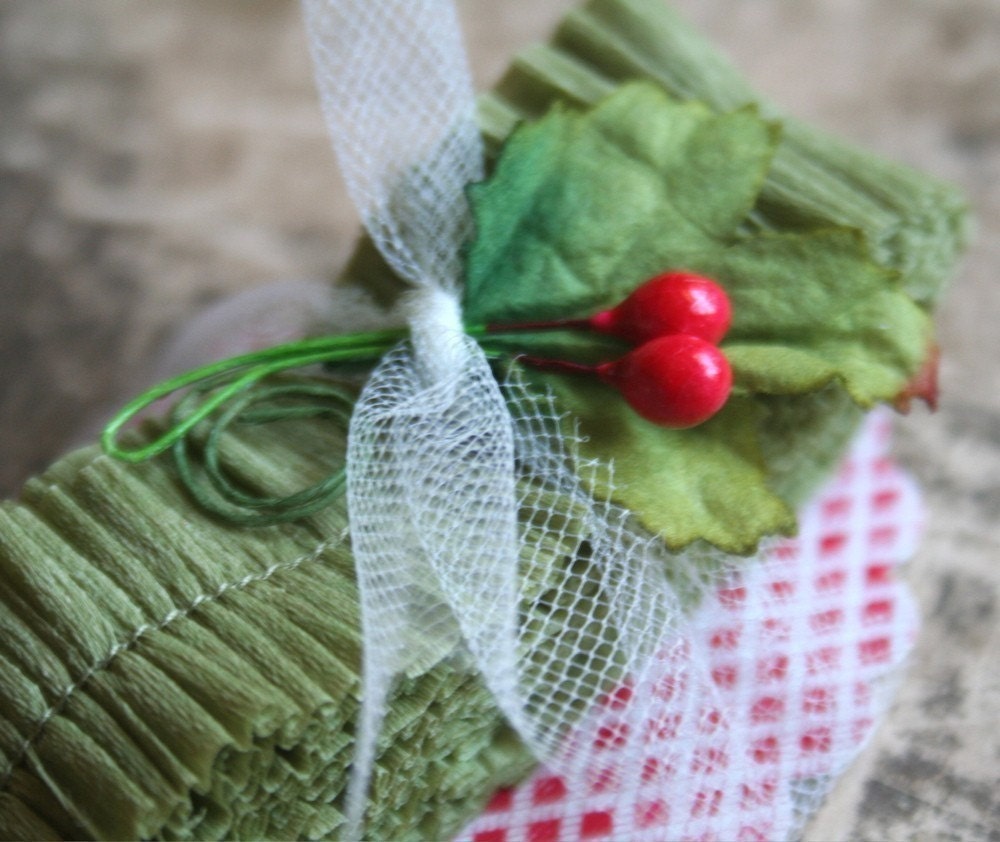 tiny crepe paper ruffles....holly berry