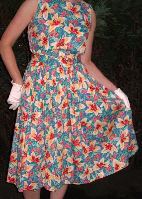 Vintage Talbots Floral 1950's Garden Dress Size 8. From EMMAsVintage