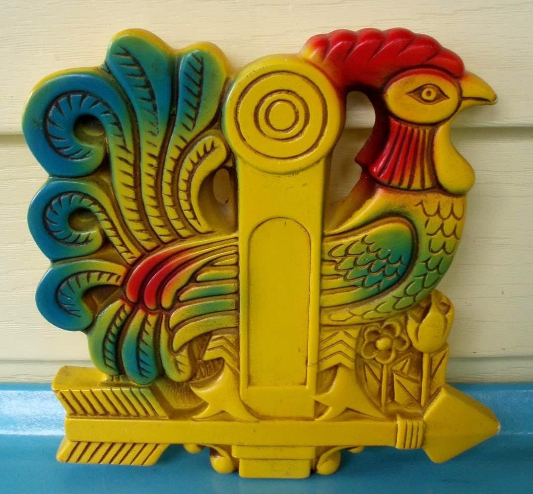 This vintage chalkware rooster is something special,, AND would be a perfect companion to an artgoodies rooster towel!