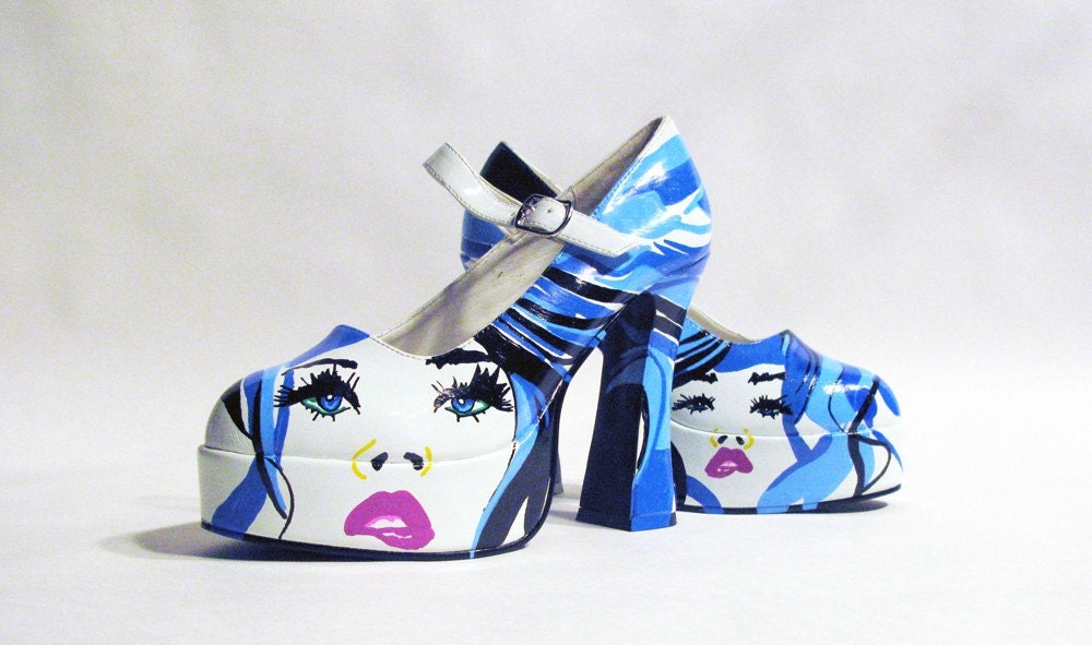 Hand painted Pumps