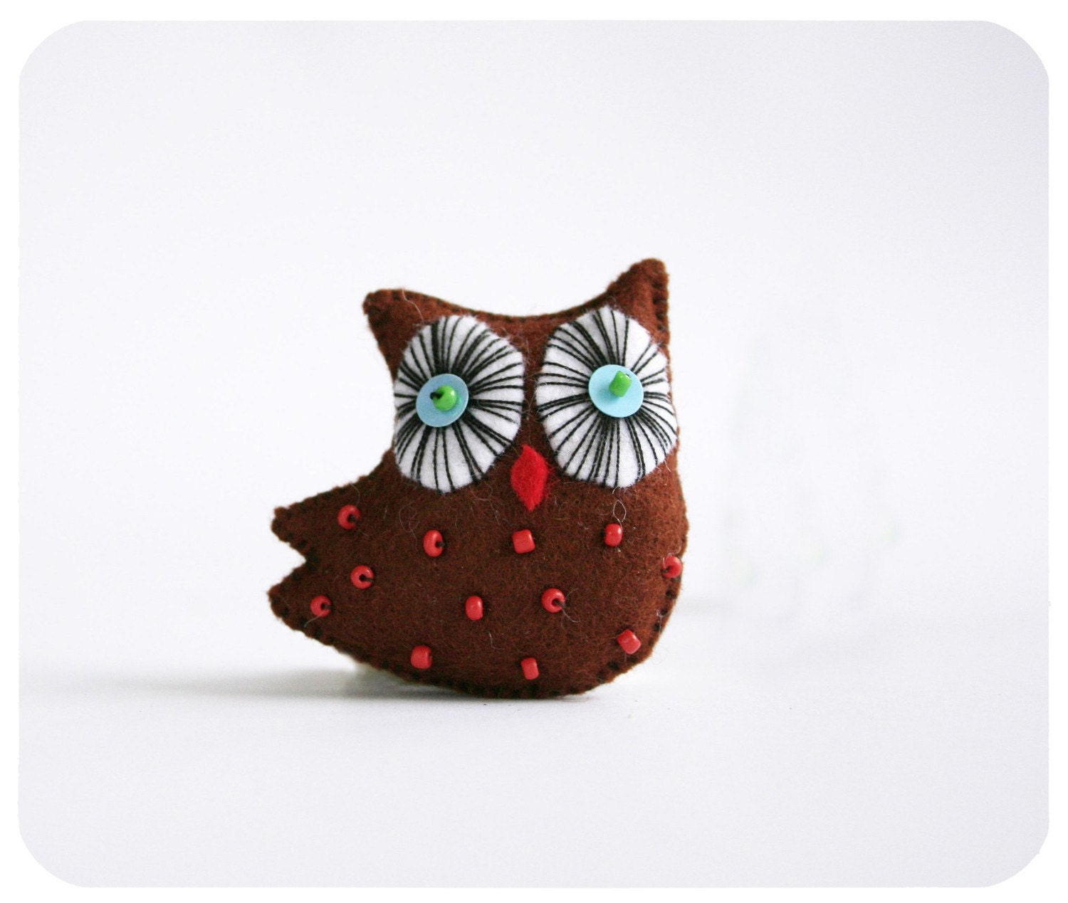 brown felt owl / owl brooch