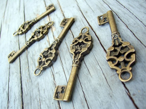 Skeleton Keys Antiqued Silver Barrel 2 pieces 1.5/" Steampunk Old Vintage Wedding