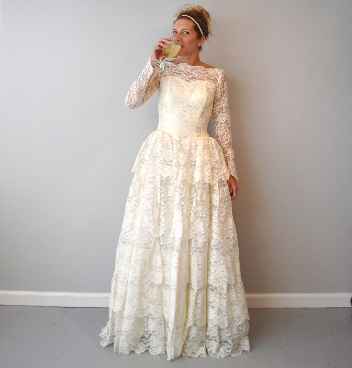1950s vintage tier wedding ivory dress size aprox 6