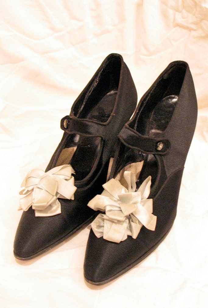 Thread: 1920s Vintage Rare Black Silk Shoes with Ribbon Pom Poms