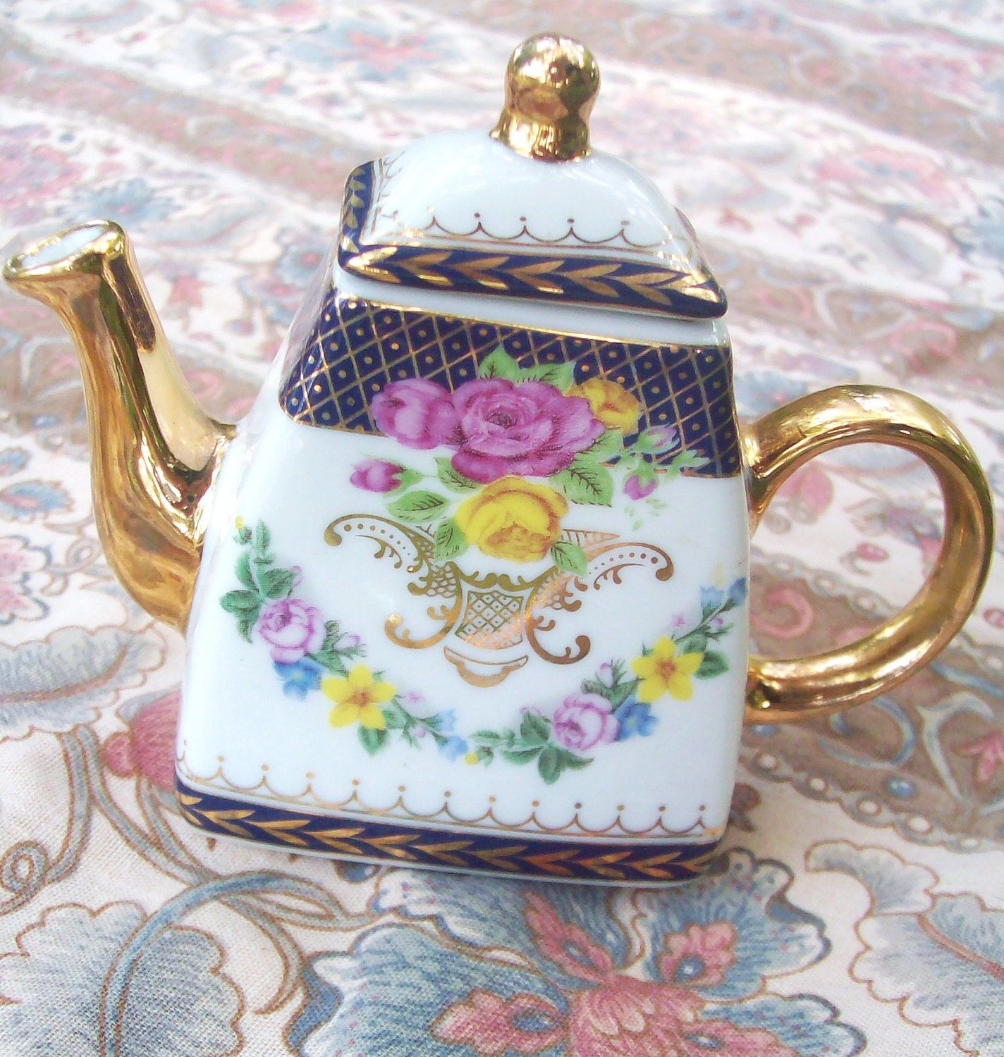 Vintage Imperial Porcelain Mini Teapot Decoration Shabby Chic Antique